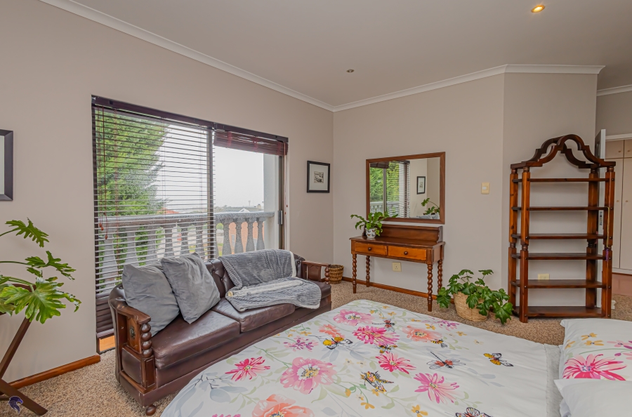4 Bedroom Property for Sale in Myburgh Park Western Cape
